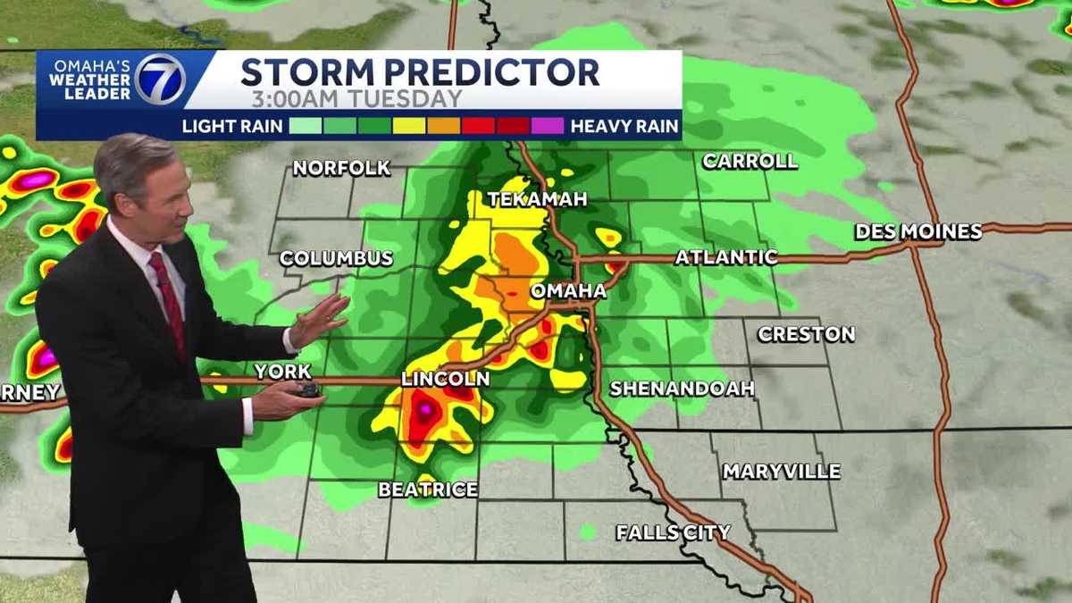 Storm chance Overnight around Omaha and into Tuesday