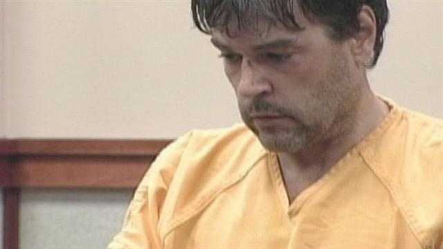 Man accused of shooting mother appears in court