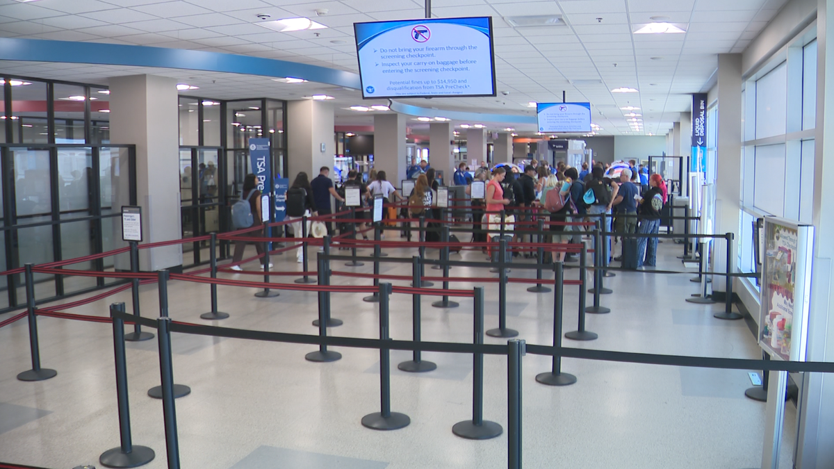 TSA union warns Des Moines Gold+ plan could make it harder to keep experienced screeners