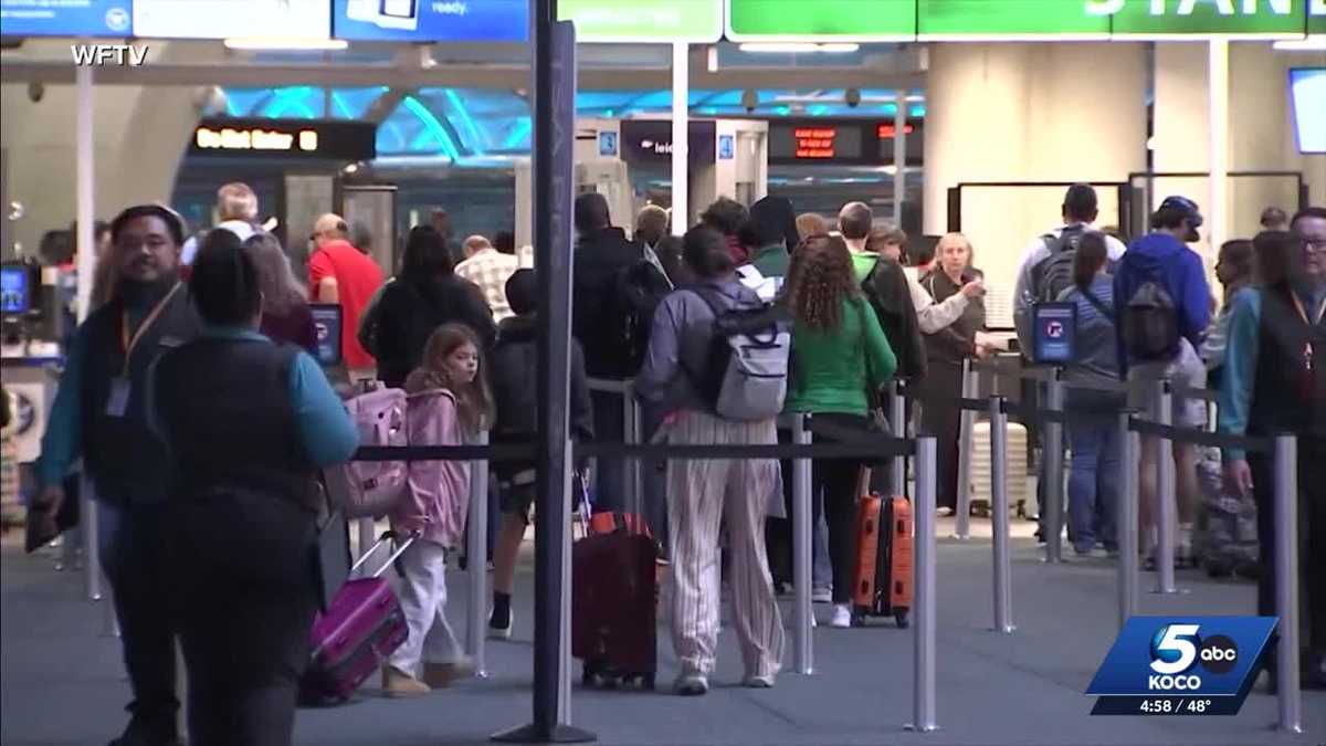 Thanksgiving travel: Midwest snow challenges travelers