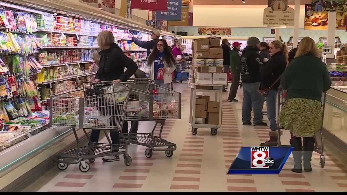 Grocery stores busy ahead of Thanksgiving