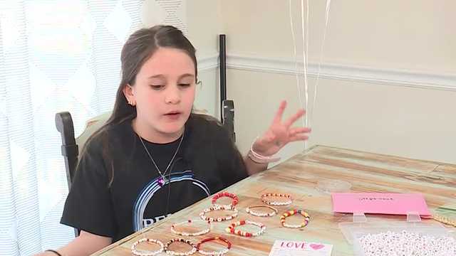 Lenexa girl crafts bracelets in support of Chiefs rally victims - Vimarsana News