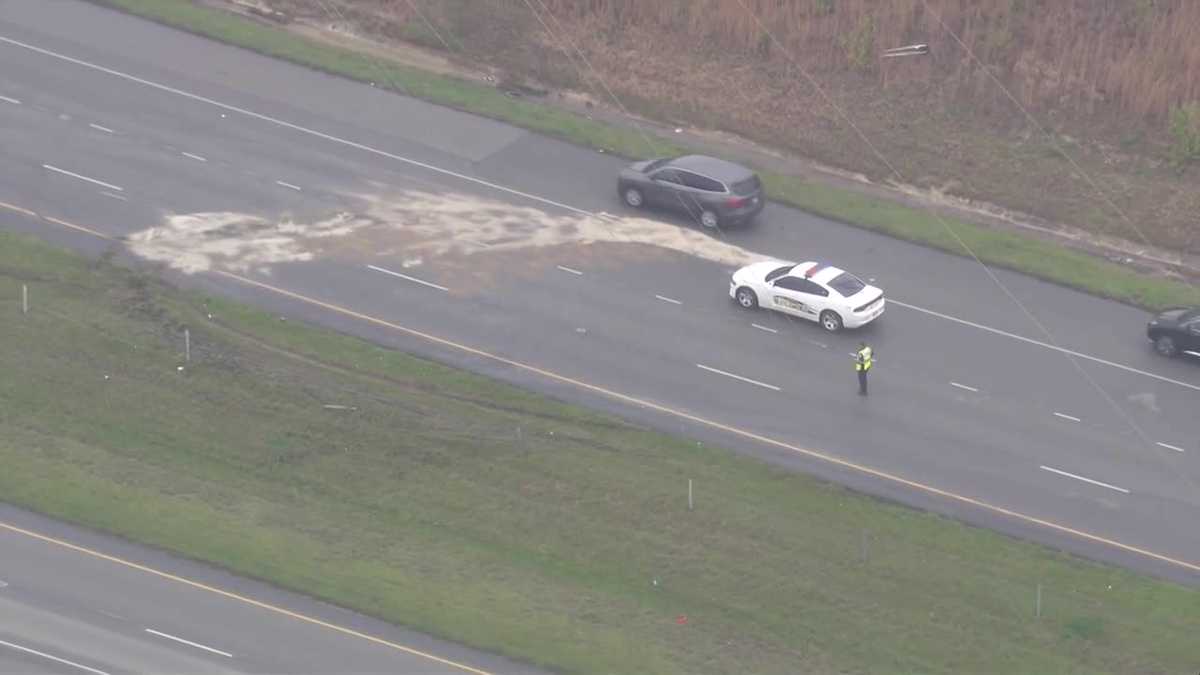 I 265 Reopens After Crash Involving Jackknifed Semi Fuel Leak 0384