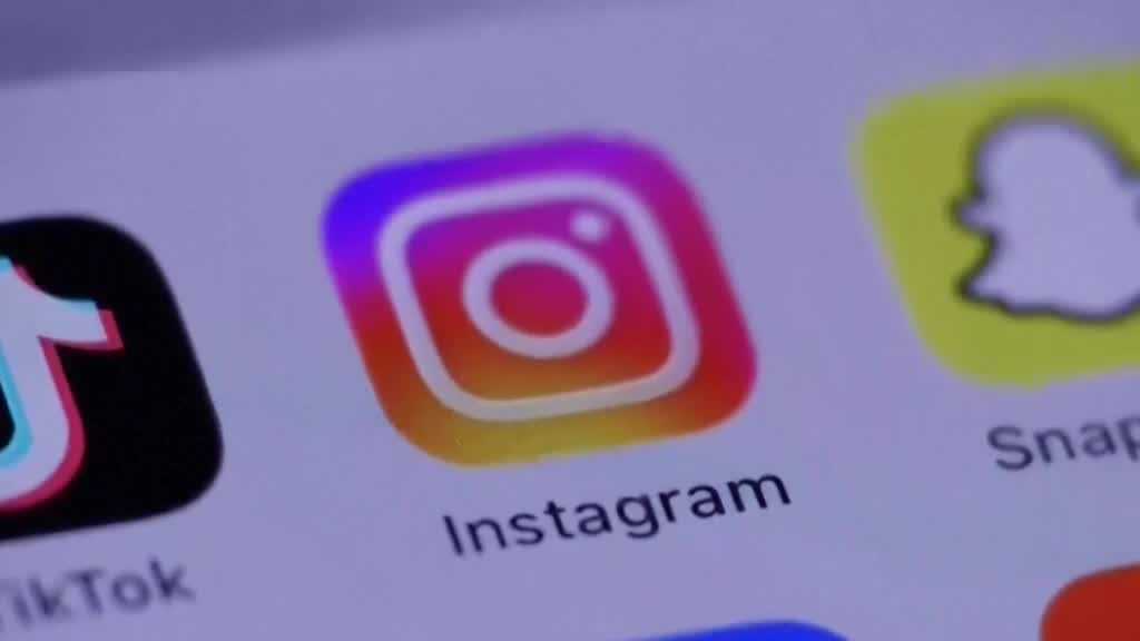 Kentucky lawmakers advance bill that bans social media for minors
