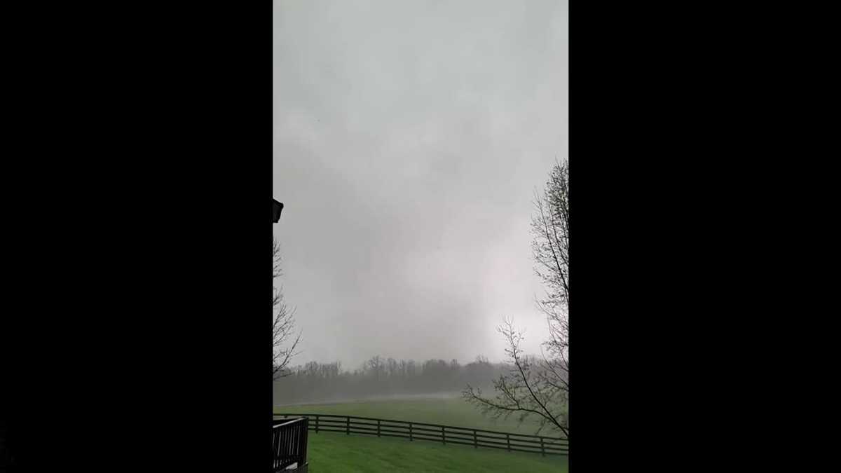 Video shows what appears to be tornado in Henry County, Kentucky