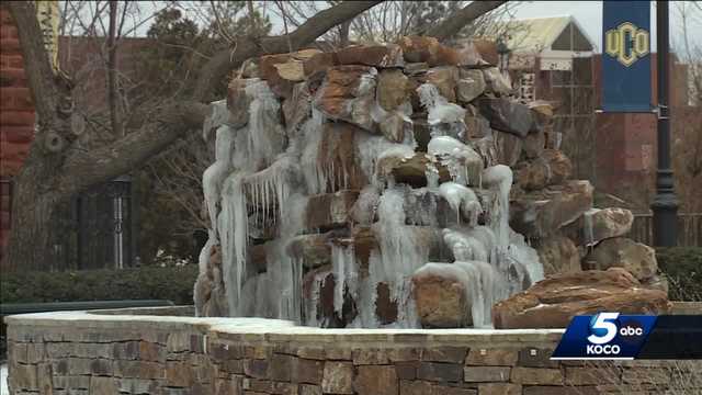 UCO crews work to clear sidewalks to keep students safe - Vimarsana News