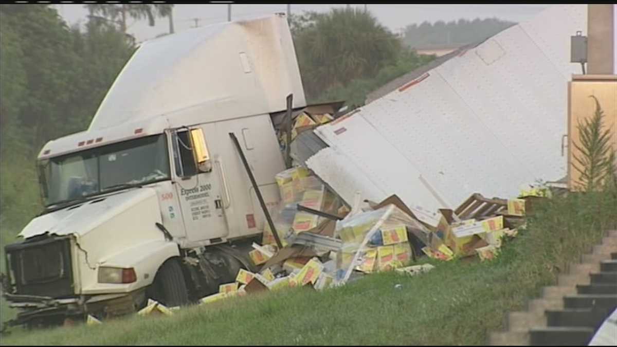 Fiery crash involving 3 tractor-trailers, van closes stretch of Turnpike