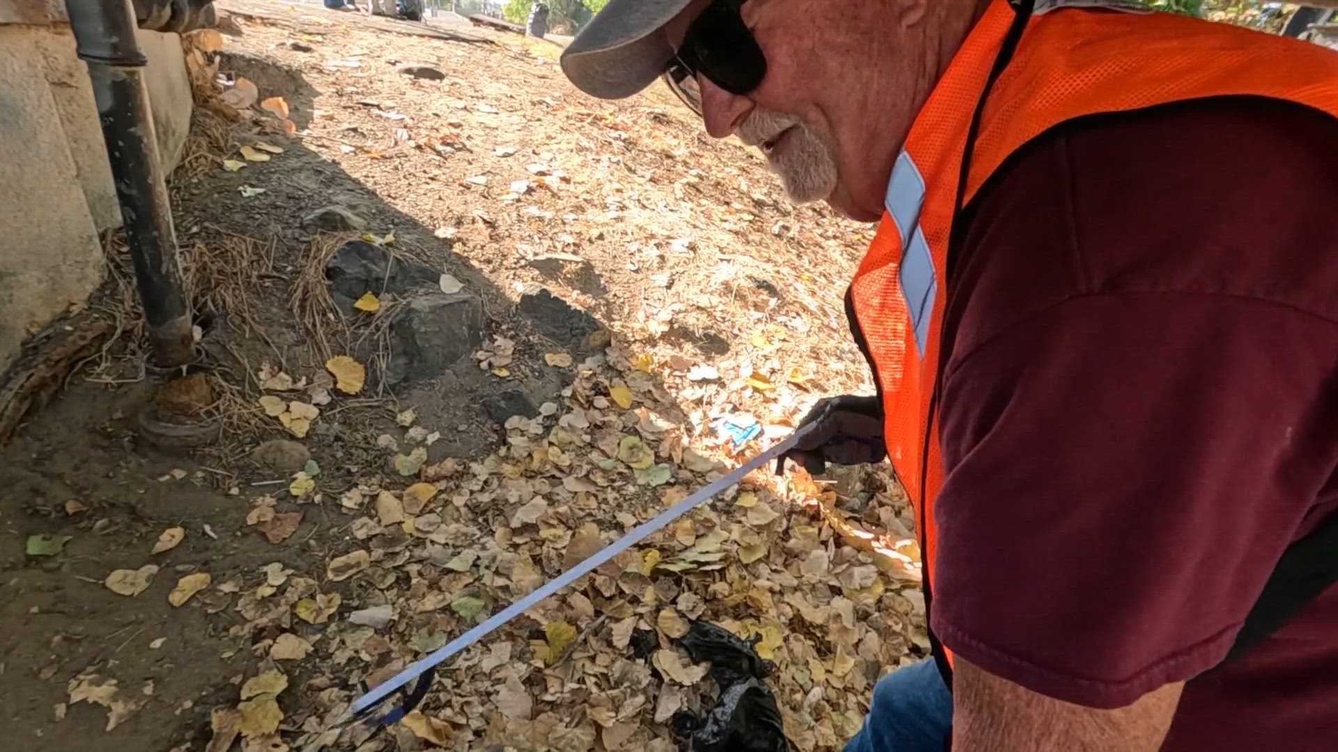 Volunteers clean up Sacramento riverbank ahead of the rainy season