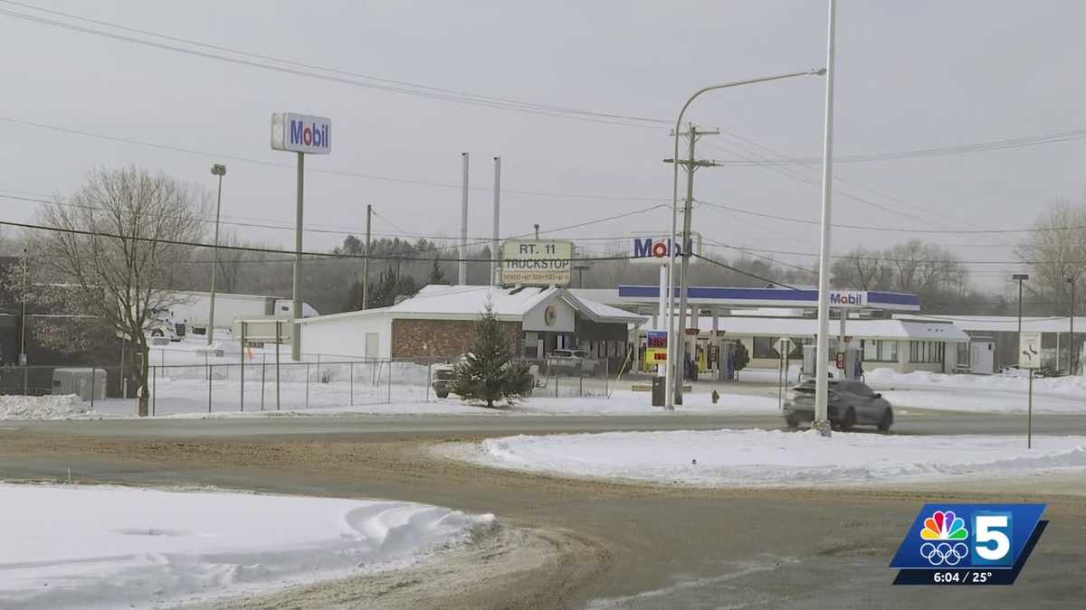 Despite the looming storm, New Yorkers are hopping in cars and trains to get home after Christmas