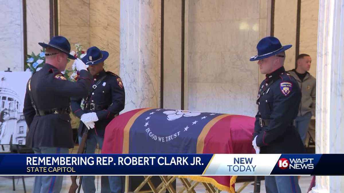 Trailblazer lying in state at the state capitol