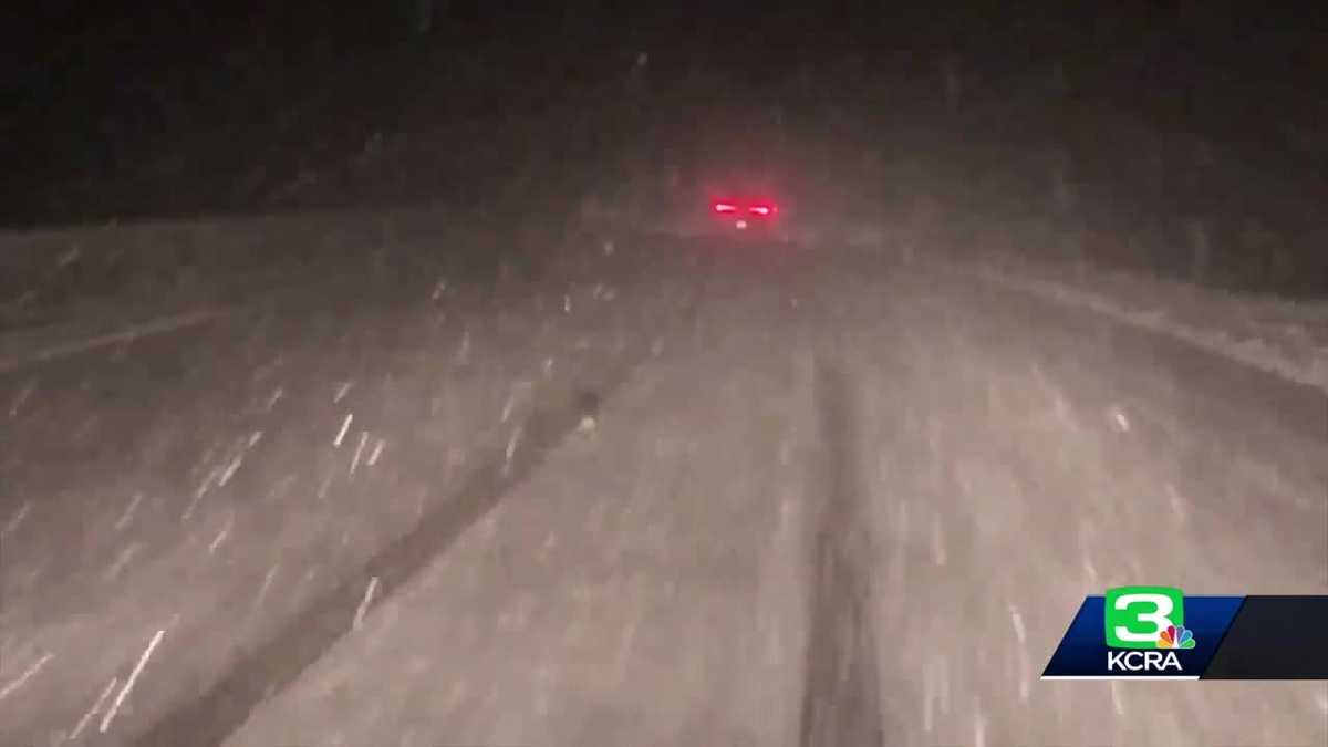 Pollock Pines hammered by snow Friday morning