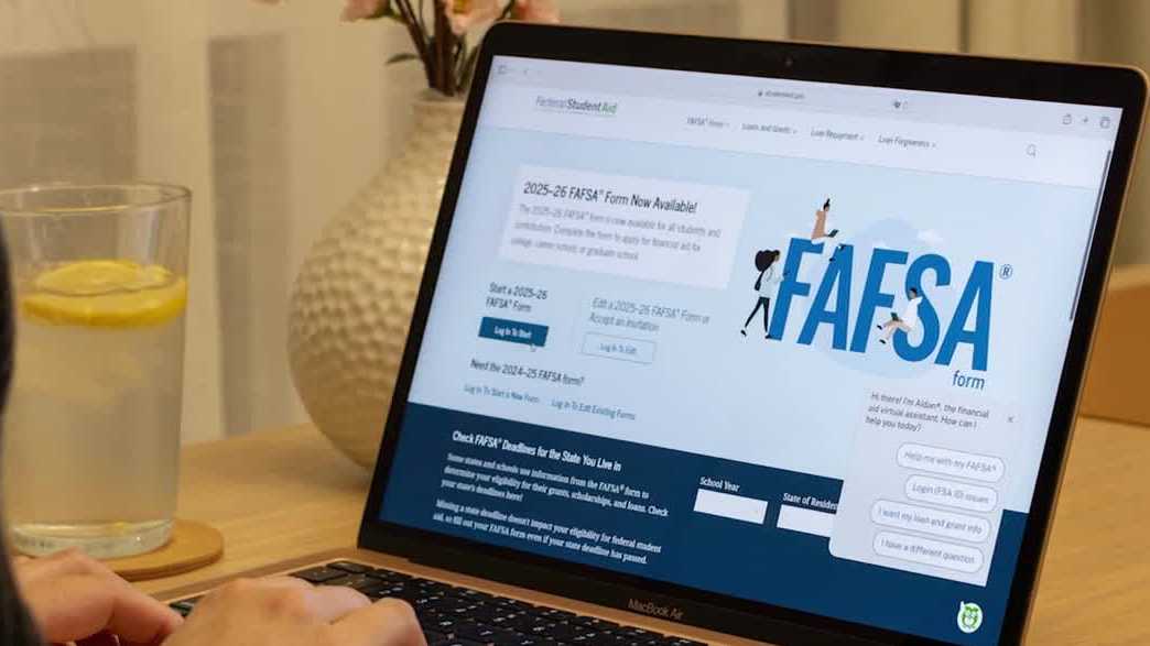 Milwaukee leaders encourage MPS seniors to complete FAFSA for college aid
