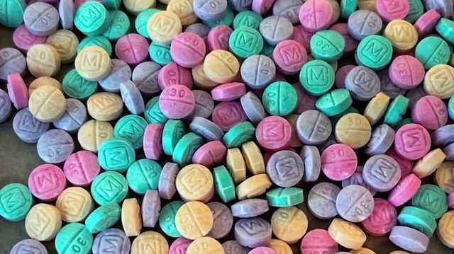 Milwaukee police warn of dangerous rainbow fentanyl pills - Vimarsana News