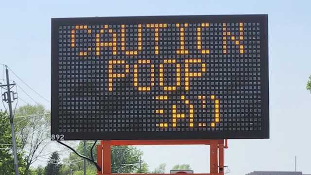 Ankeny residents raise concerns about construction sign message - Vimarsana News