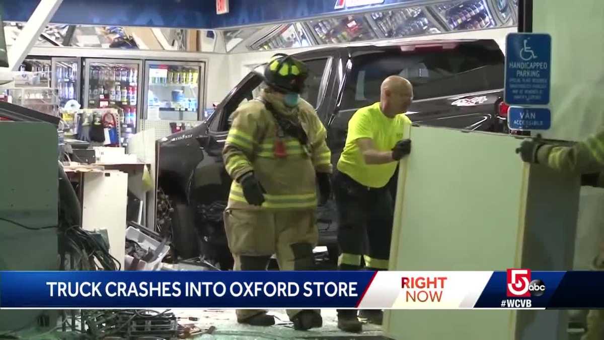 Drunken driver crashes into convenience store, police say