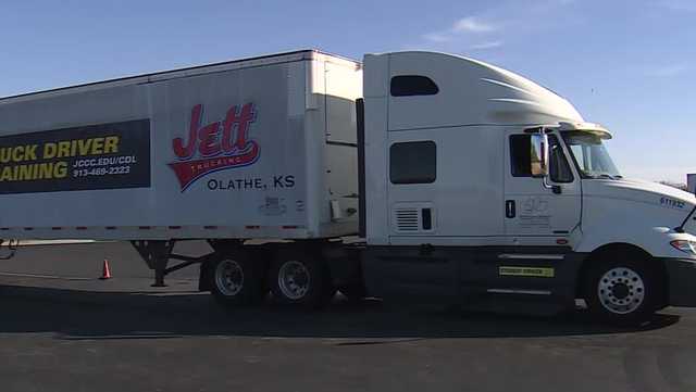 Kansas City sees new interest for truck drivers amidst supply chain woes - Vimarsana News