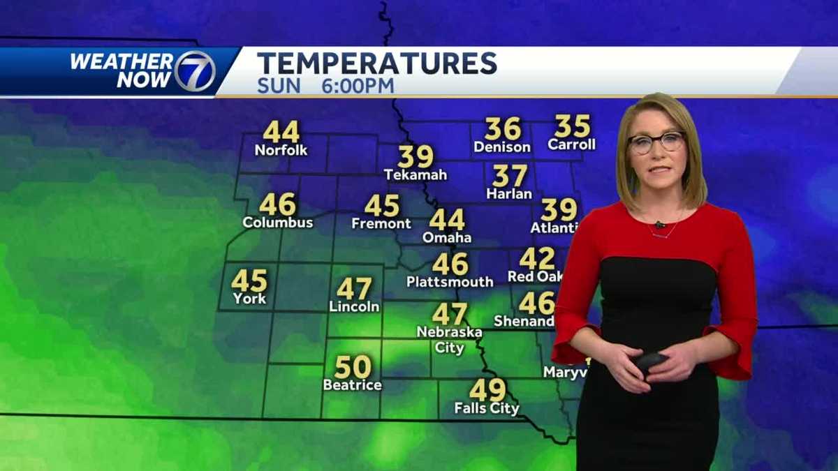 Another warm day today, winter returns Monday