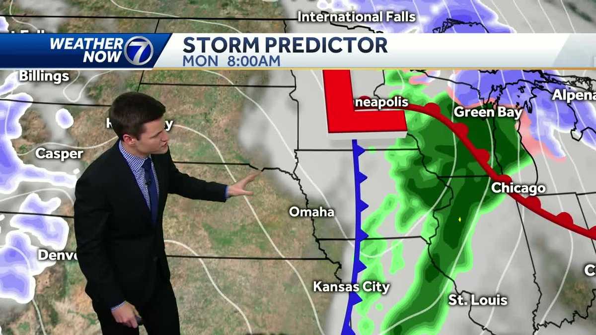Stray shower possible tonight, mild stretch continues Monday