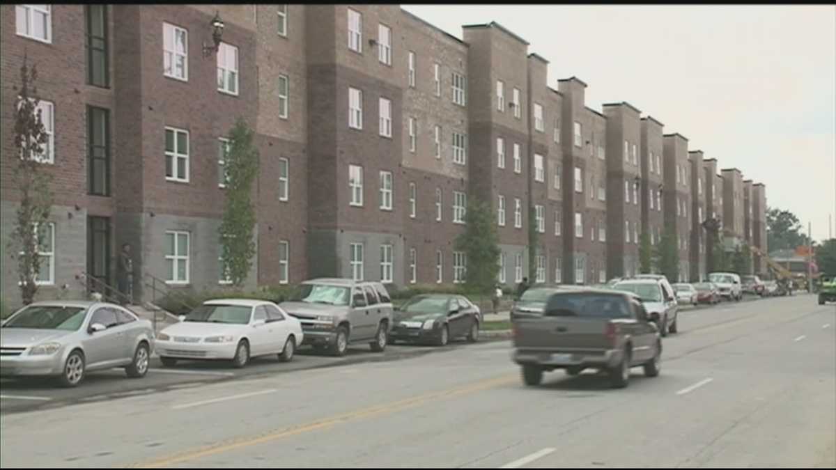 UofL, students disappointed apartments not ready