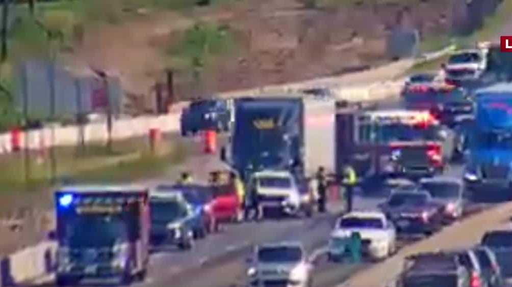 Des Moines traffic: Lanes reopened after crash slows traffic on I-35/80 ...