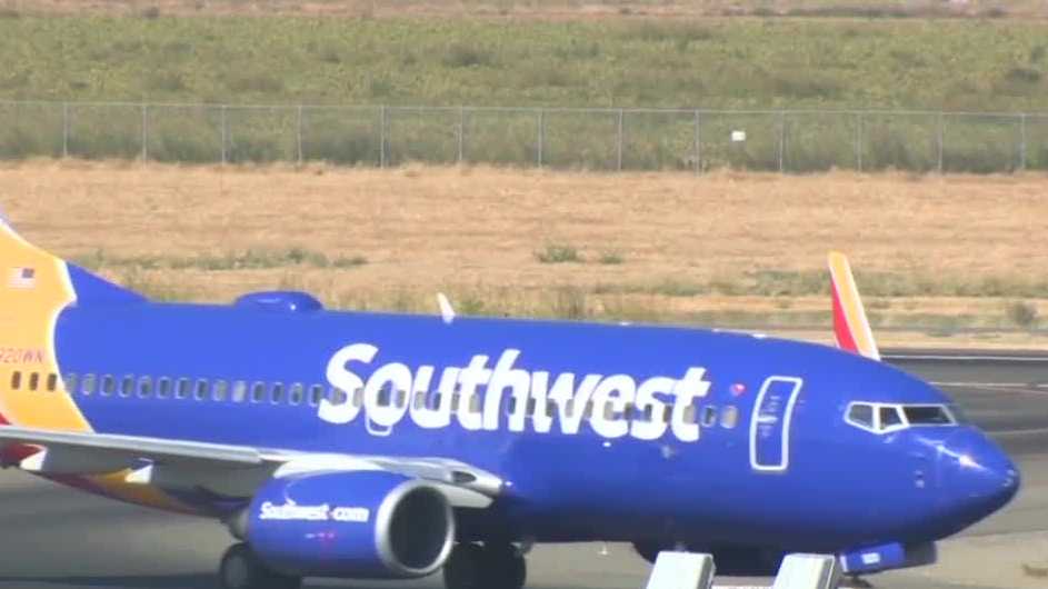 Modesto councilmember onboard Phoenix flight where man jumped out of plane – KCRA Sacramento