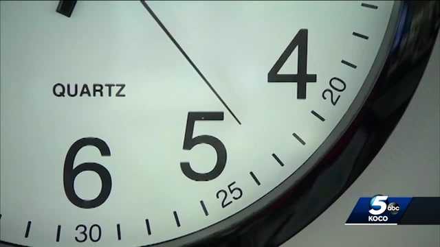 Lawmakers consider 'locking the clock' on daylight saving time - Vimarsana News