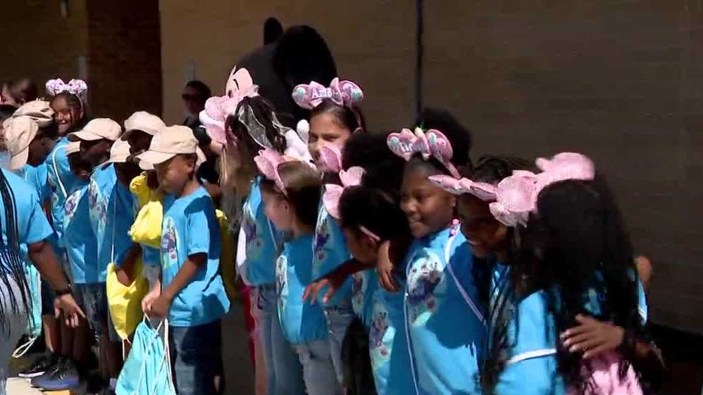 Daytona Beach third-graders surprised with Disney trip in Orlando Daytona Beach third-graders surprised with Disney trip in Orlando