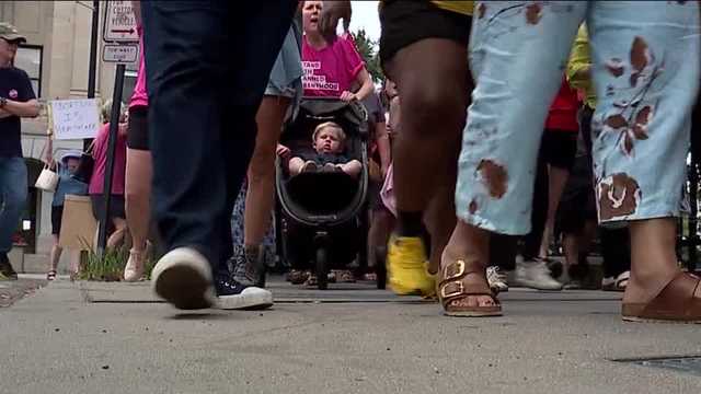 Savannah resident protest leaked Roe v. Wade draft opinion - Vimarsana News