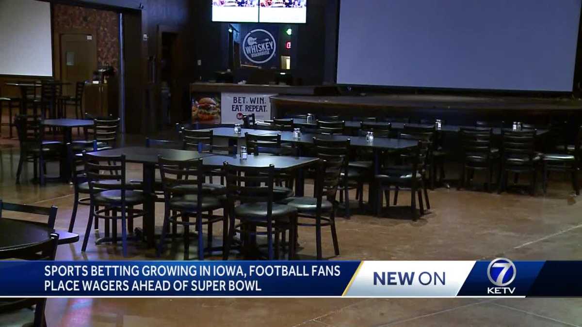 Football fans test their luck ahead of Super Bowl Sunday