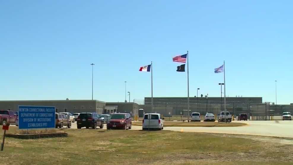 Hundreds of Iowa Department of Corrections workers owed back pay