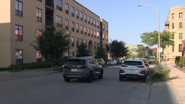 Milwaukee delivery driver carjacked, held at gunpoint - Vimarsana News