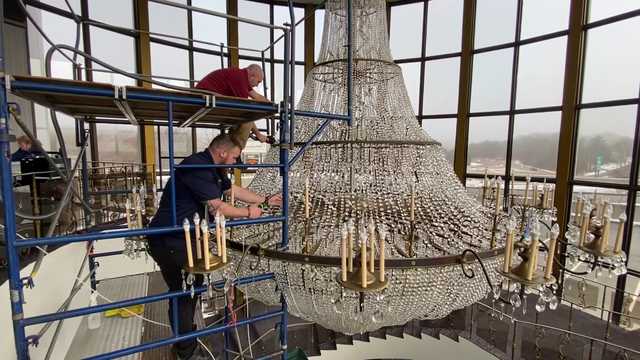 Watch how this iconic Massachusetts chandelier is cleaned - Vimarsana News