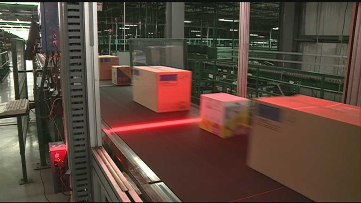 How Walmart keeps shelves stocked