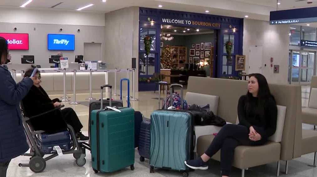 Travelers prepare for busy holiday season at Louisville airport