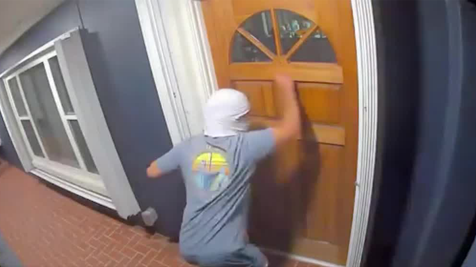 Fort Myers police seek help identifying teen responsible for door knocking prank - Vimarsana News