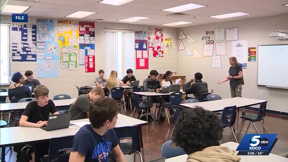 Oklahoma lawmakers propose extending school year with new bill