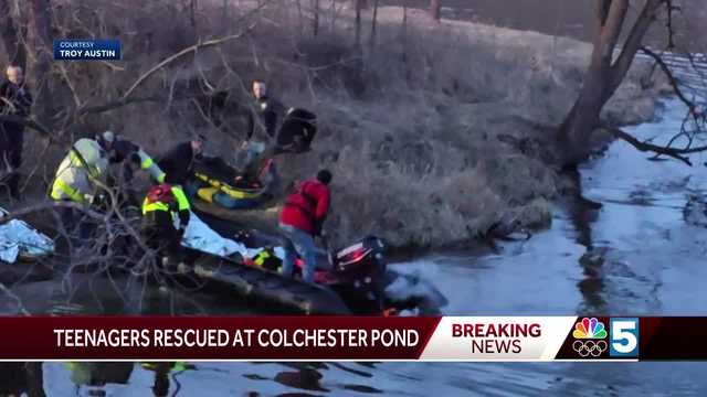 Couple walking dog help save teenagers in water rescue after canoe capsizes - Vimarsana News