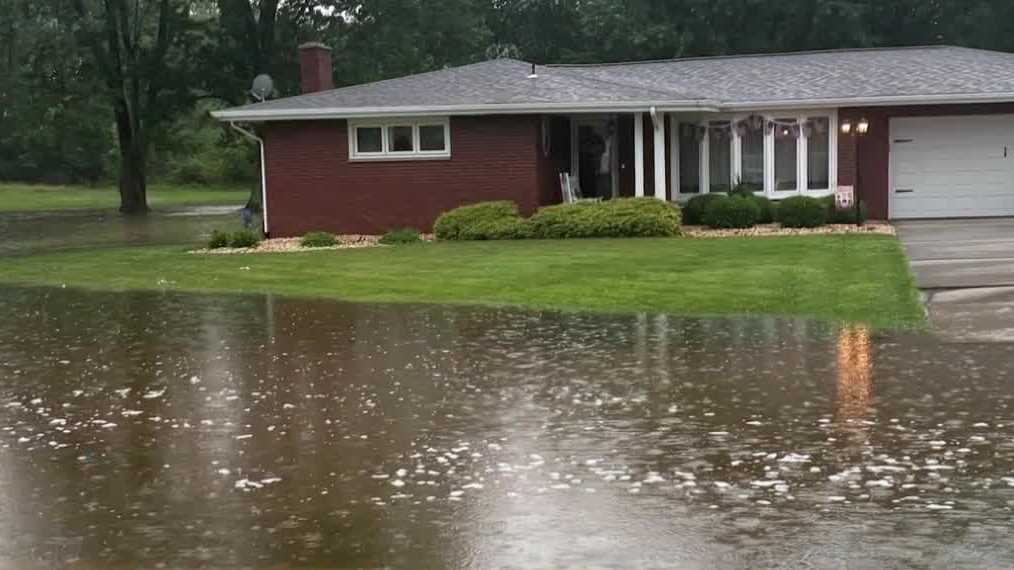 'Nothing we could do': Neighbors frustrated again after sewer system floods homes
