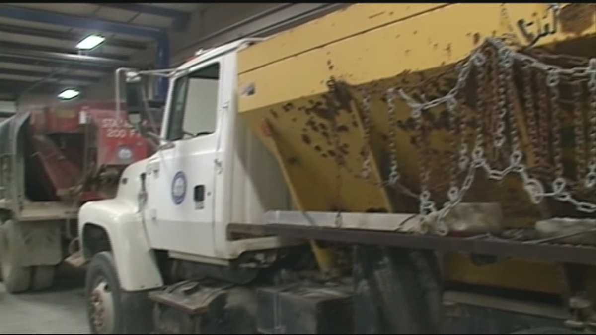 Crews ready to go if roads get slick