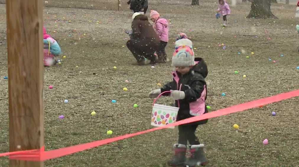 Humboldt Park Easter egg hunt returns -- in the Milwaukee snow