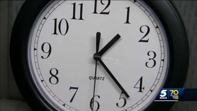 Oklahoma lawmaker tries once again to make daylight saving time permanent - Vimarsana News