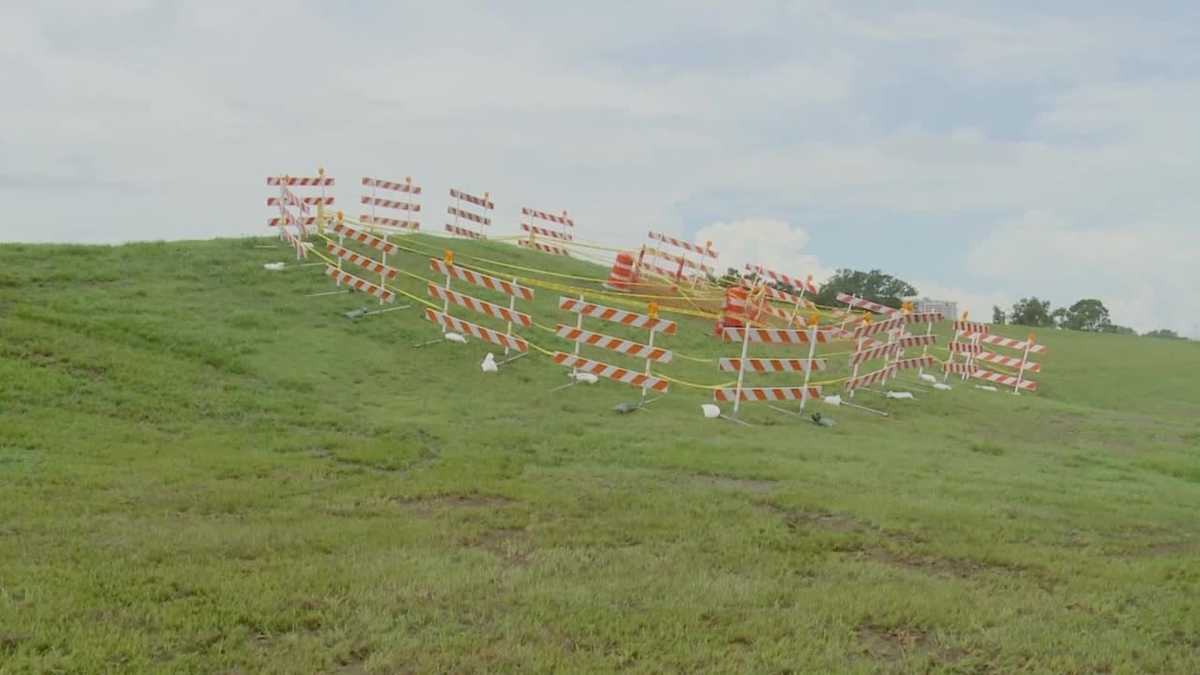 'A very big concern': Sinkhole on New Orleans levee sparks unease amid