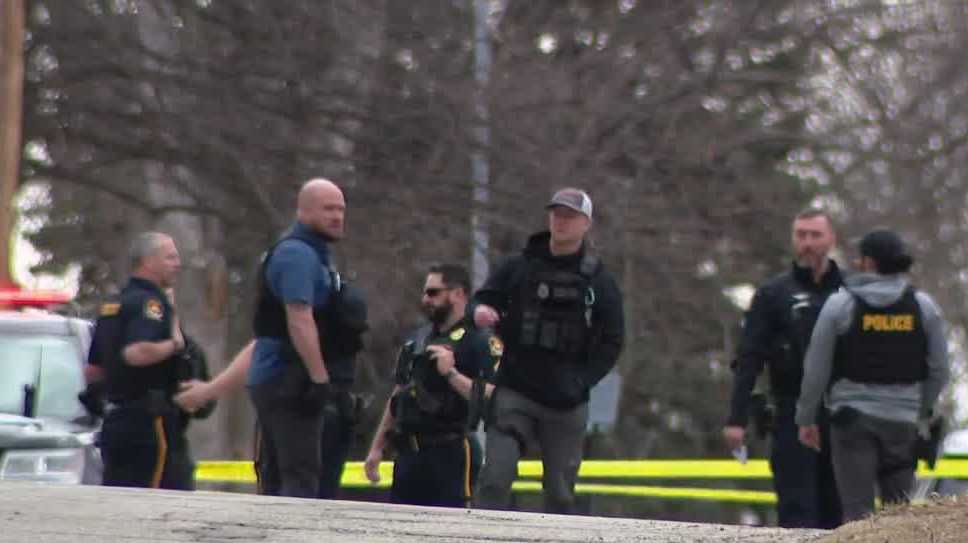 Omaha police investigate shooting that killed one, injured another