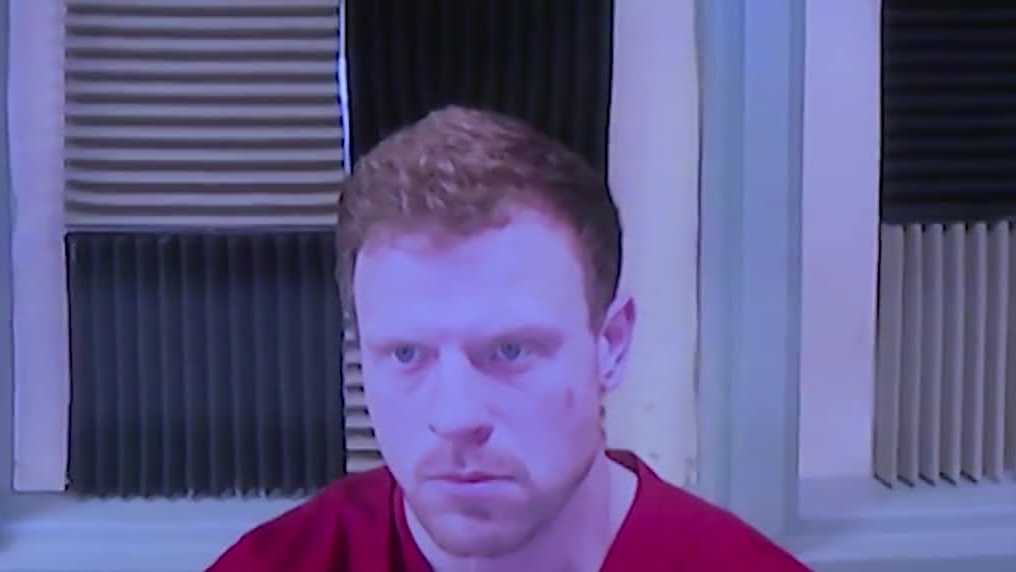 Man accused of dragging sheriff's deputy with pickup appears in court
