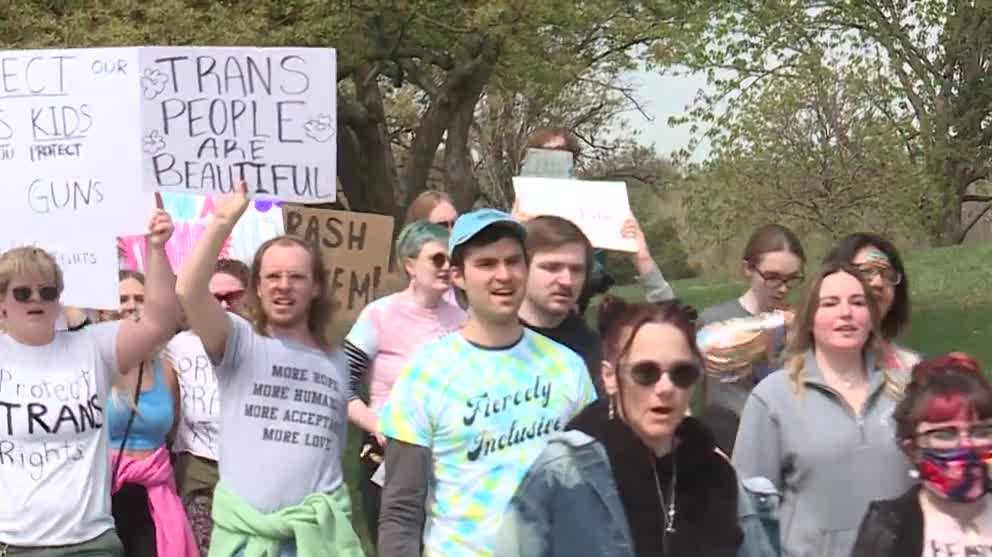 University of Nebraska-Omaha students rally for transgender rights