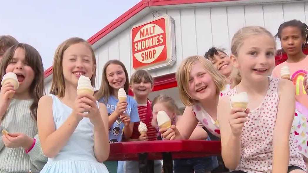 Des Moines students celebrate end of school year with ice cream outing