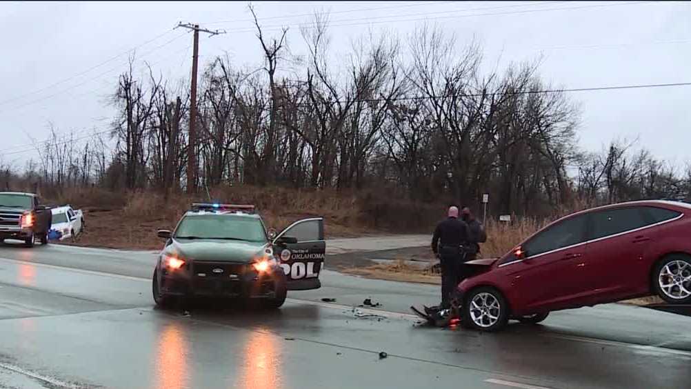 Oklahoma City police officer involved in multi-vehicle crash