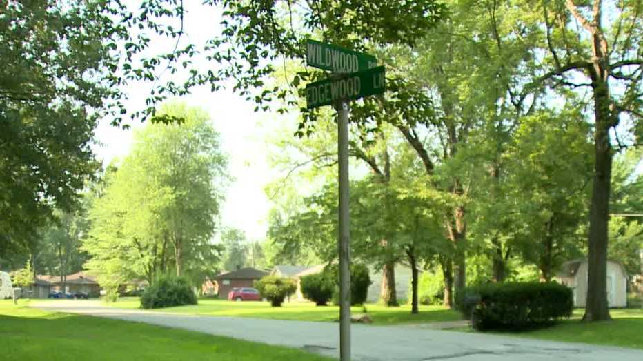 Jeffersonville PD investigating after person found dead in Oak Park