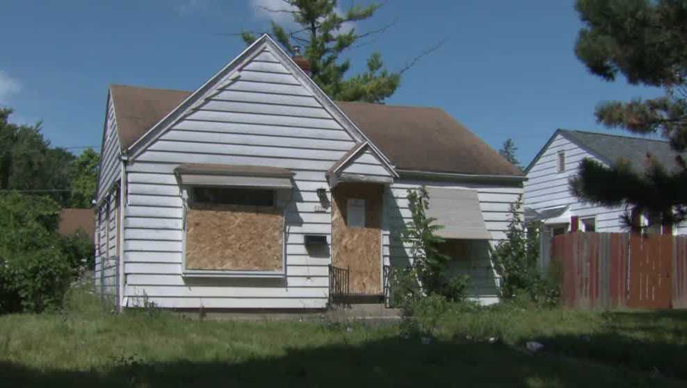 ミルウォーキーの住宅内で市職員が犬や爬虫類の死骸を発見