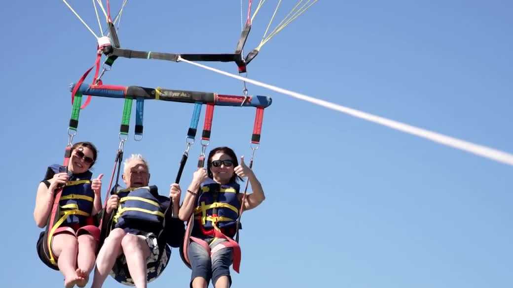 Minnesota man 'parasails into his 90s' on Fort Myers Beach